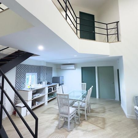 Baan Khun Pra Duplex Rm3 Bangkok Apartment Luaran gambar