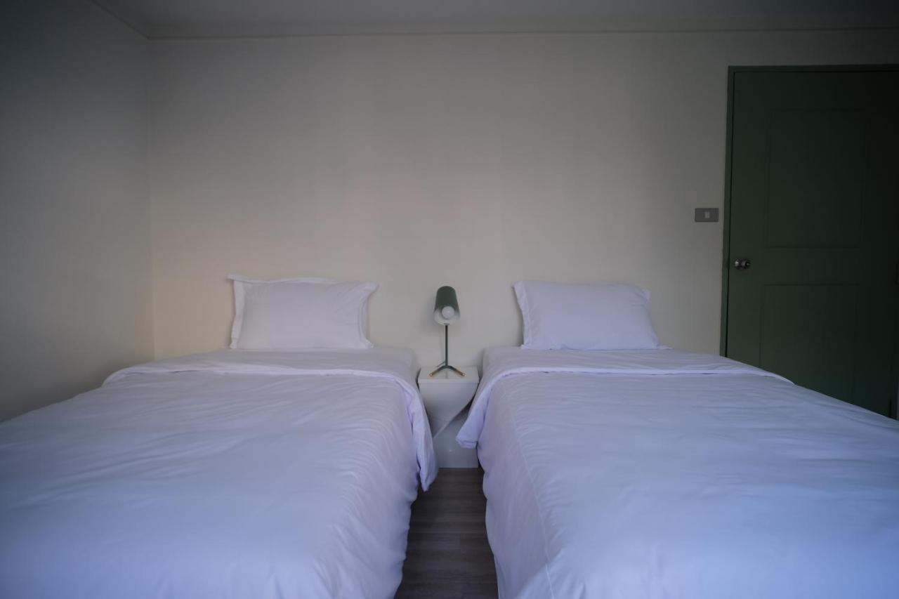 Baan Khun Pra Duplex Rm3 Bangkok Apartment Luaran gambar